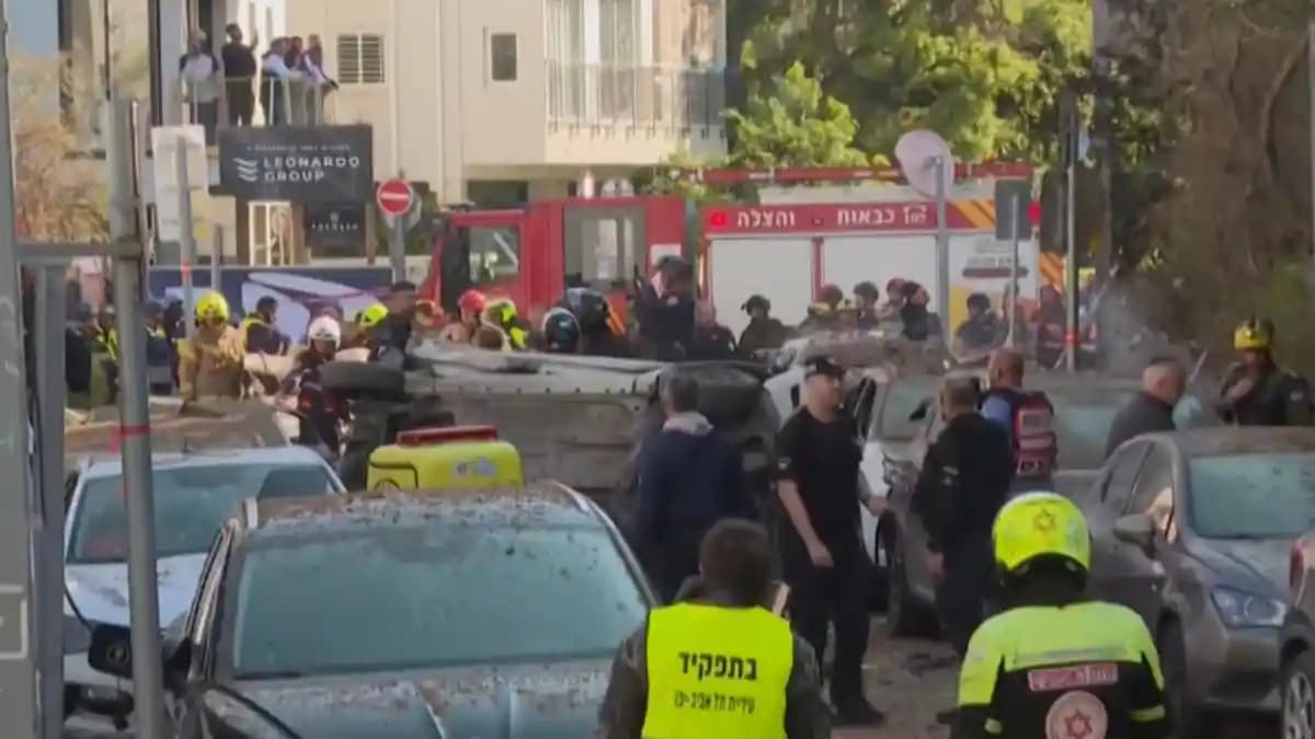 Rudal Iran Hantam Israel di Tengah Isu Negosiasi Trump, Benarkah Damai di Depan Mata?