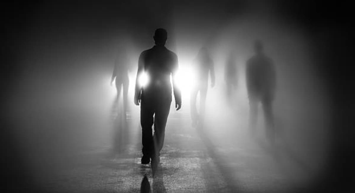 Teror Pocong Jadi-Jadian Viral di Medsos, Benarkah Ada Modus Kriminal di Baliknya?