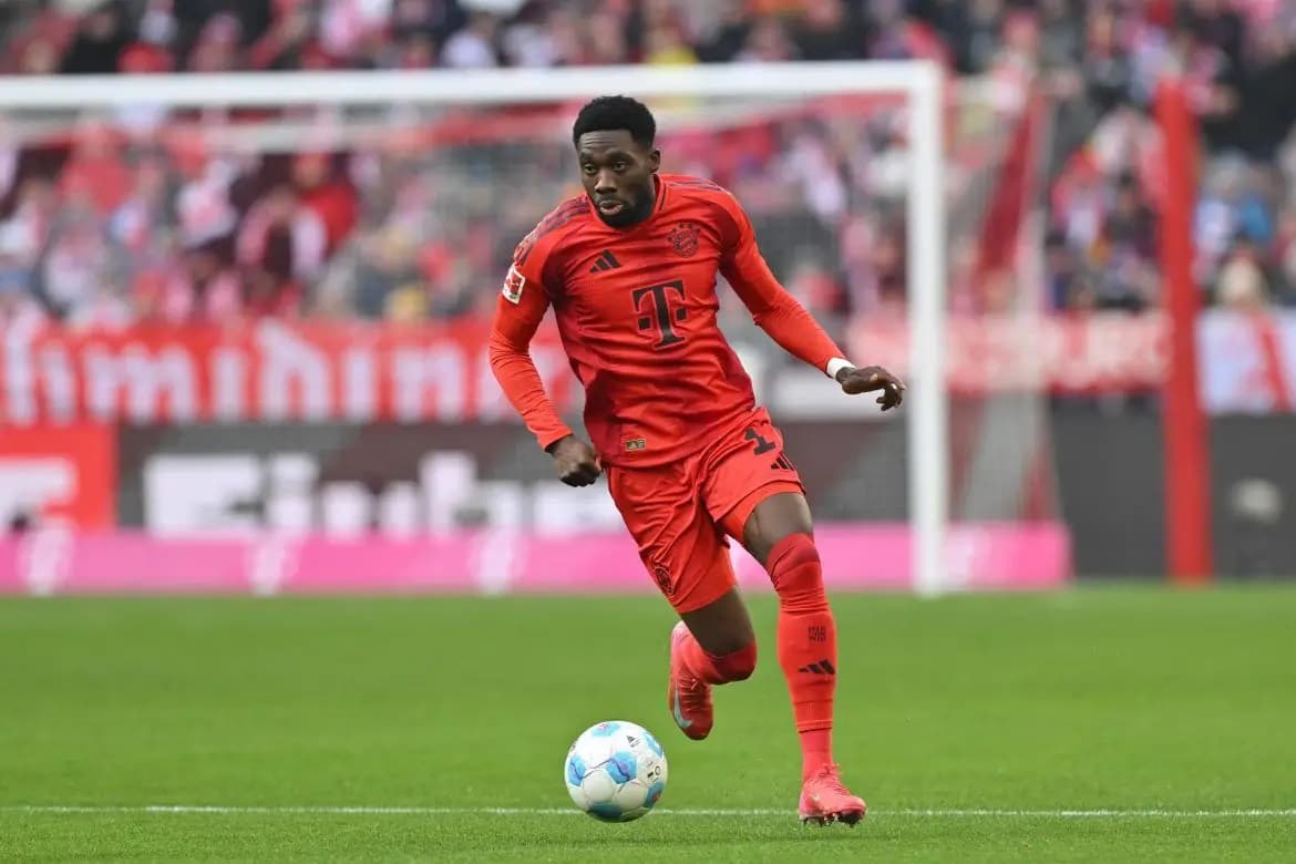 Cedera Parah Tak Bunuh Mimpi Alphonso Davies, Kanada Masih Menunggu Sang Roket Bayern