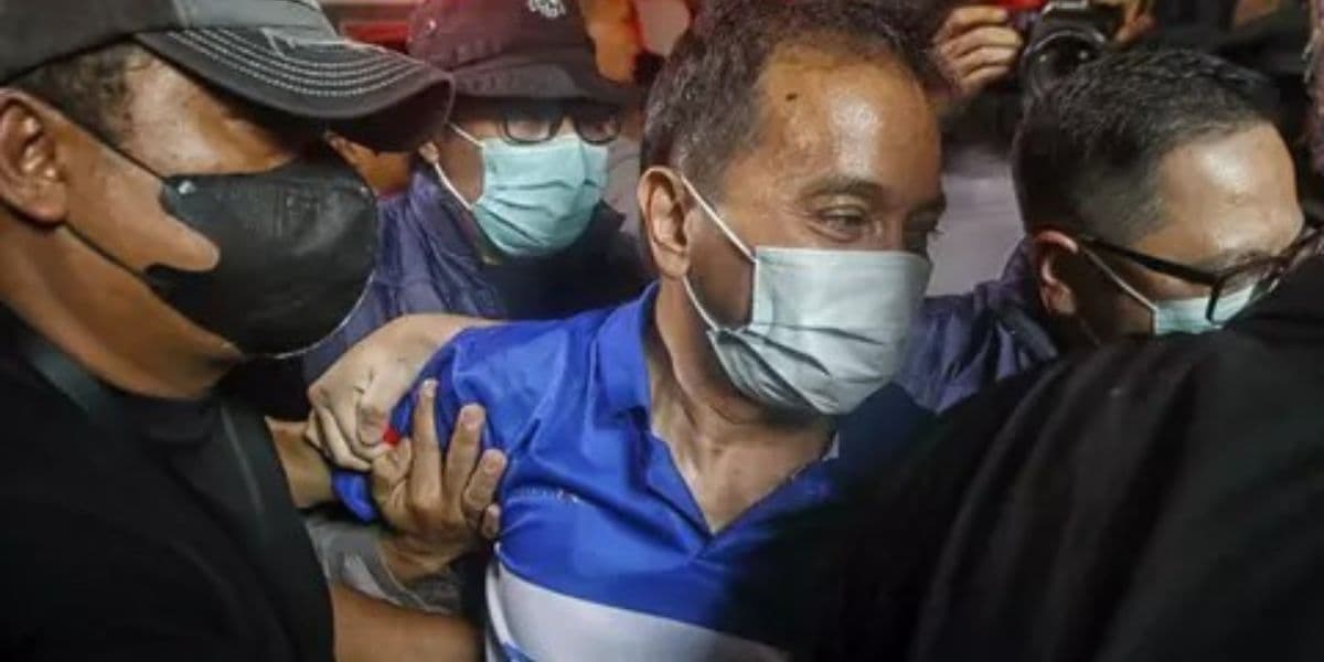 Babak Baru Kasus Ijazah Jokowi! Roy Suryo dan dr Tifa Segera Duduk di Kursi Terdakwa, Bukan Tersangka?
