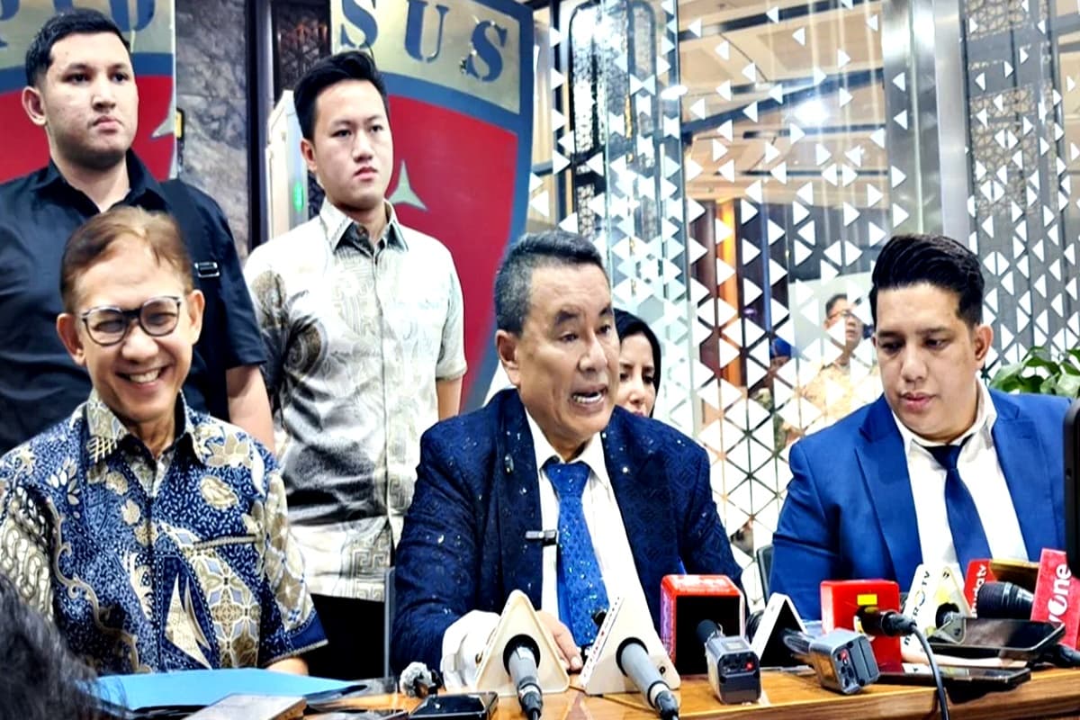 Viral! Iwakum Kecam Hotman Paris: Sebut "Lu Punya Otak Gak" ke Wartawan adalah Penghinaan, Bukan Kritik!