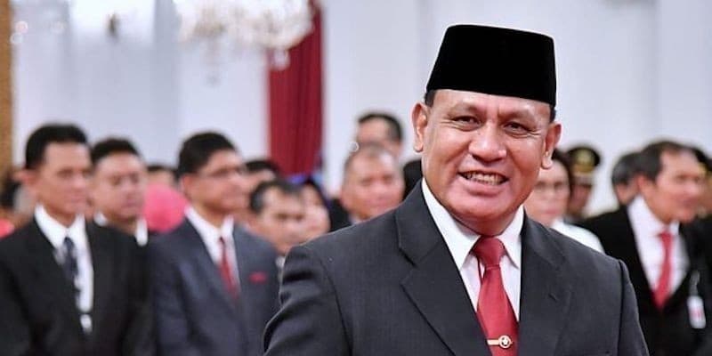 KOPI LESEHAN 014: KETUA KPK Jenderal Bintang "TIGA" di Duga Melakukan "TIGA" Pemerasan