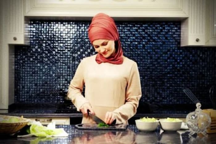 Hukum Mencicipi Masakan Saat Berpuasa, Apakah Membatalkan Atau Tidak?