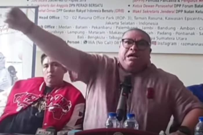 Marah dan Gebrak Meja Saat Gelar Konferensi Pers, Razman Nasution Akui Tak Takut dengan Siapapun