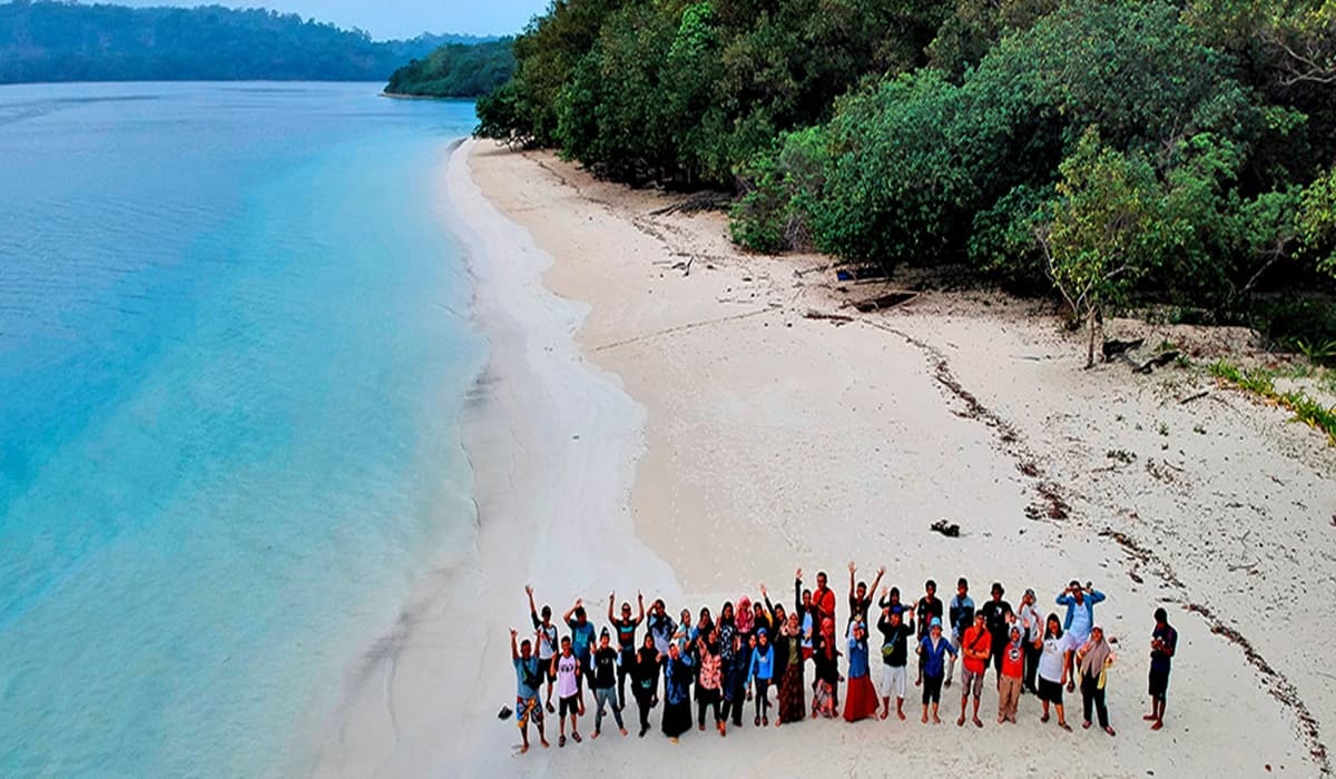 Banten: Bukan Hanya Industri, Ini 5 Alasan Budaya & Spiritualnya Bikin Kamu Terpukau