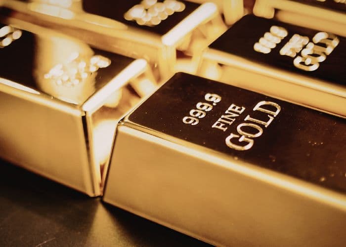 Harga Emas Melejit di Tengah Ketegangan Global, Investor Serbu Aset Safe Haven