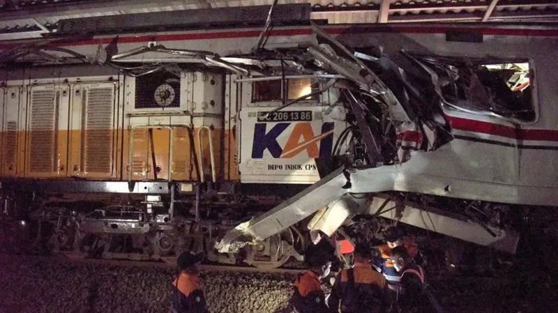 Tabrakan Maut KRL dan KA Argo Bromo di Bekasi Timur, PT KAI: 7 Orang Tewas dan 81 Luka-luka