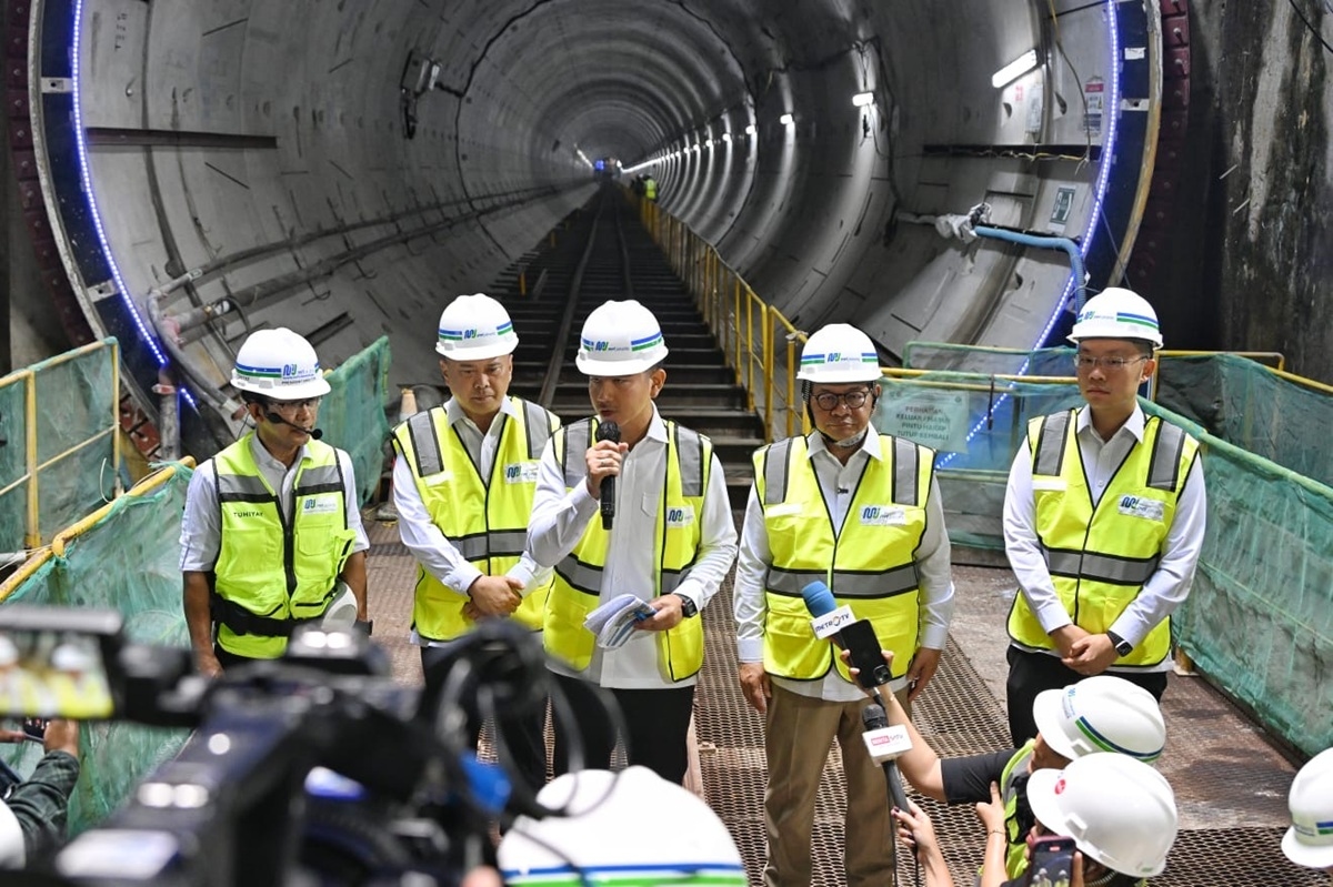 Gibran Puas dengan Pembangunan MRT Fase 2A, Ini Target Besar yang Dikejar