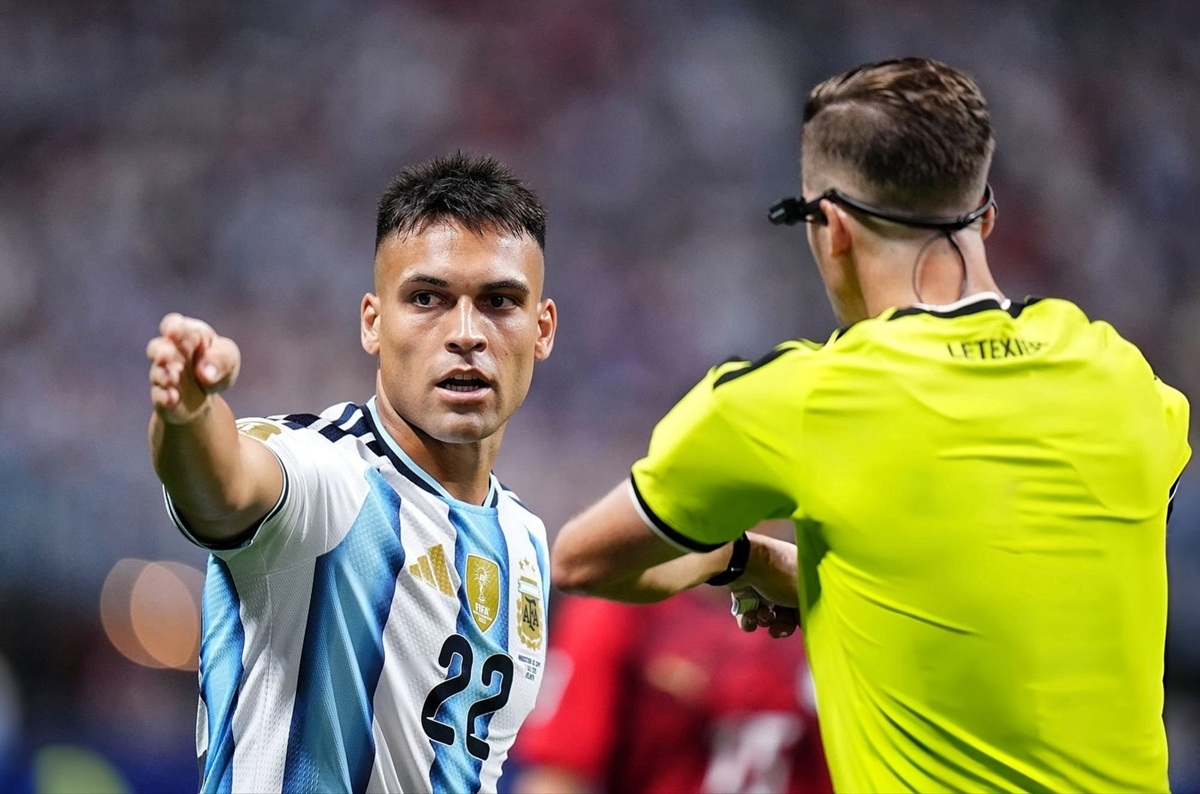 Lautaro Martinez Lolos dari Kartu Merah, Keputusan Wasit Picu Kontroversi di Piala Dunia 2026