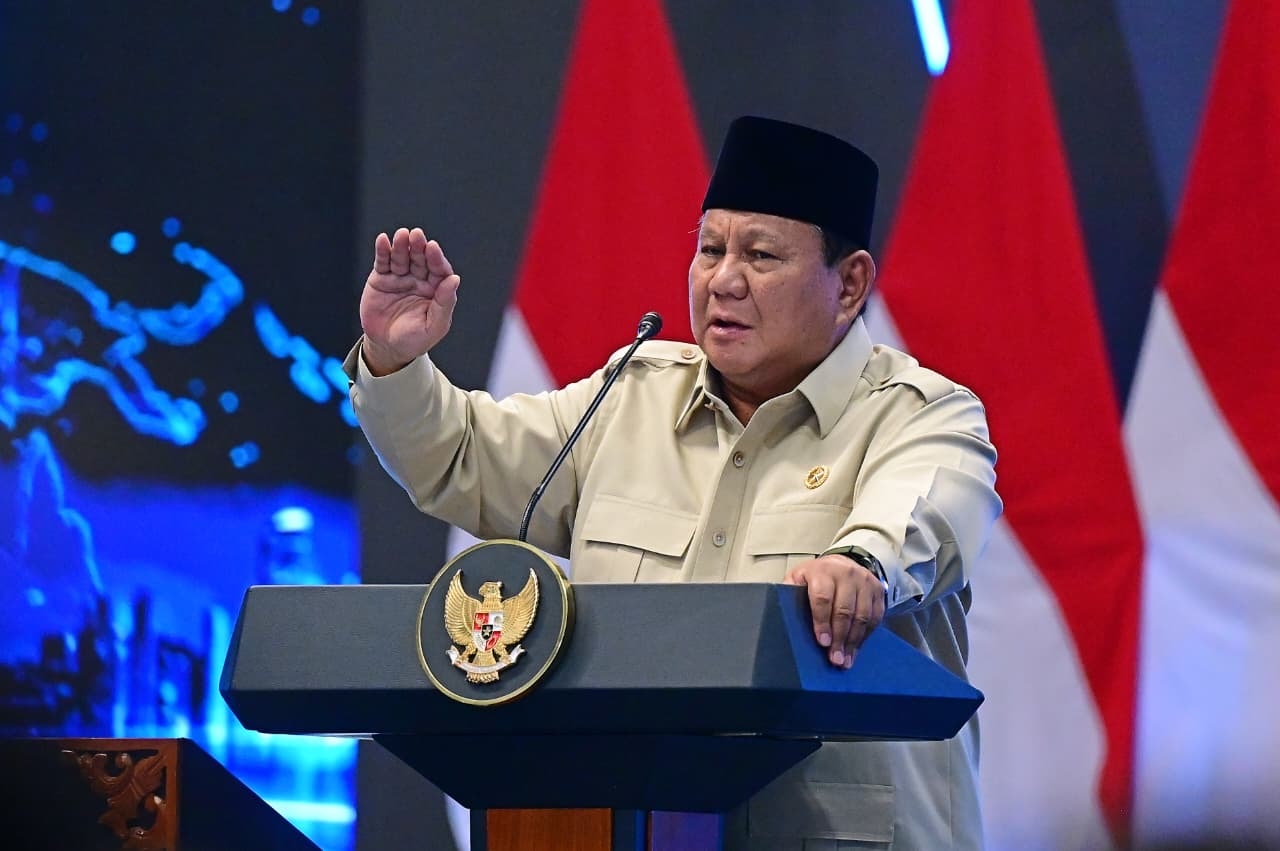 Denny Indrayana Kejar Ijazah Gibran, Ferry Koto Malah Balik Menantang 'Berani Cek Punya Prabowo?'