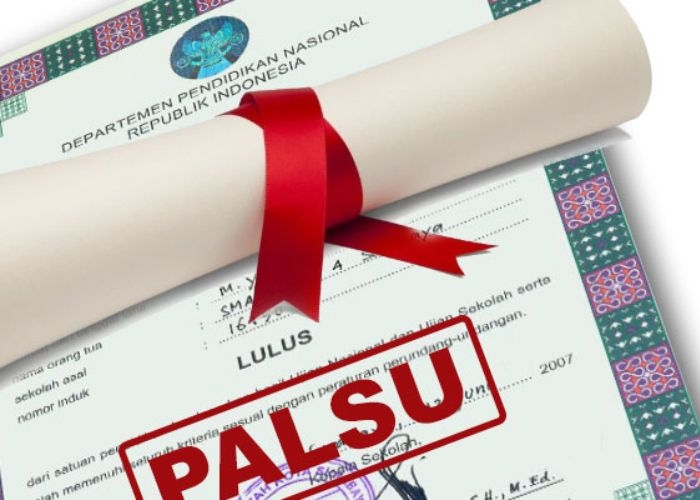 SP3 Rismon Terbit, Dokter Tifa Curiga Ada Skenario Besar di Balik Kasus Ijazah Jokowi
