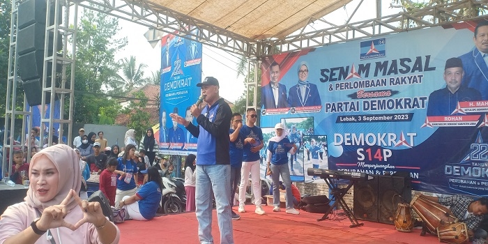 DPC Demokrat Lebak Meriahkan HUT ke-22, Ribuan Warga Lebak Ikuti Senam Massal