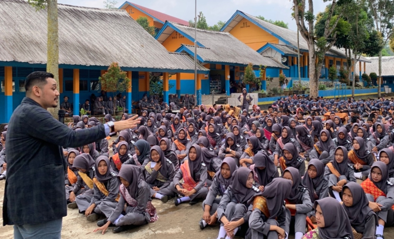 Isi Kuliah Umum, Muhammad Iqbal Minta Pelajar Jangan Takut Sampaikan Gagasan di Medsos
