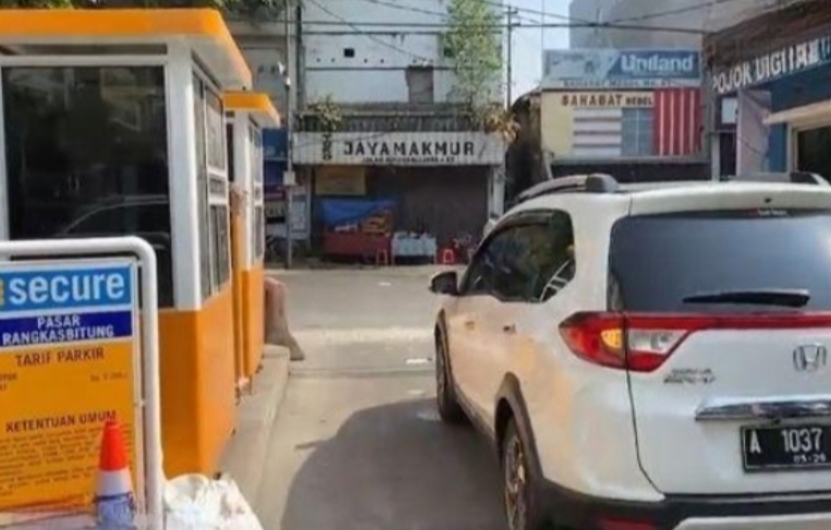Pasar Rangkasbitung Mulai Terapkan E-Parking, Pengelolaan Diserahkan Pihak Ketiga
