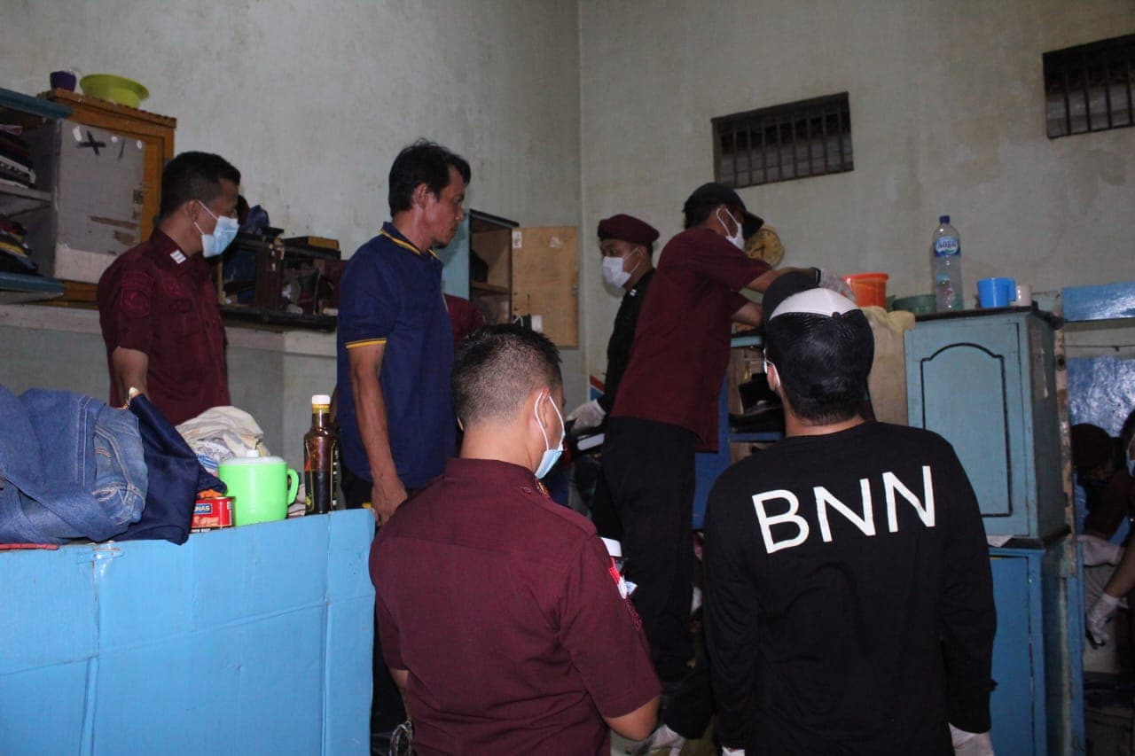 Sidak Lapas Serang, Ditemukan Sejumlah Barang Terlarang di Dalam Kamar Hunian