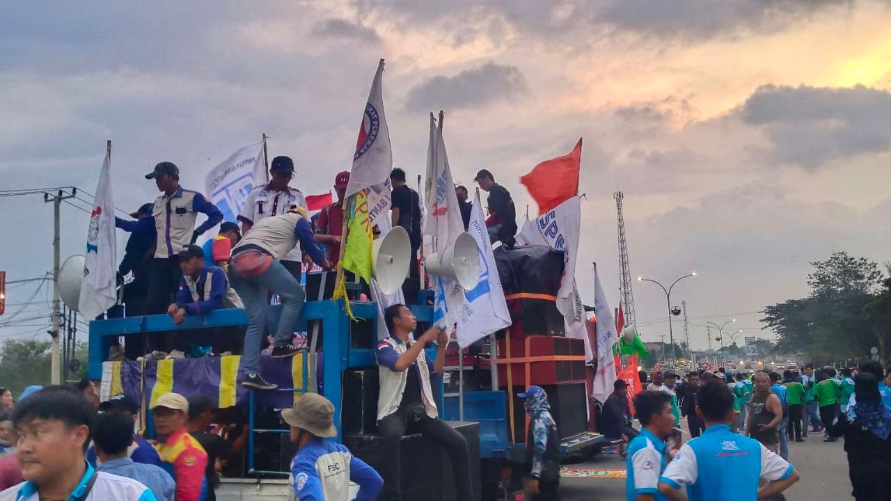 Buruh Ancam Lumpuhkan Industri Jika UMK Tidak Sesuai Rekomendasi