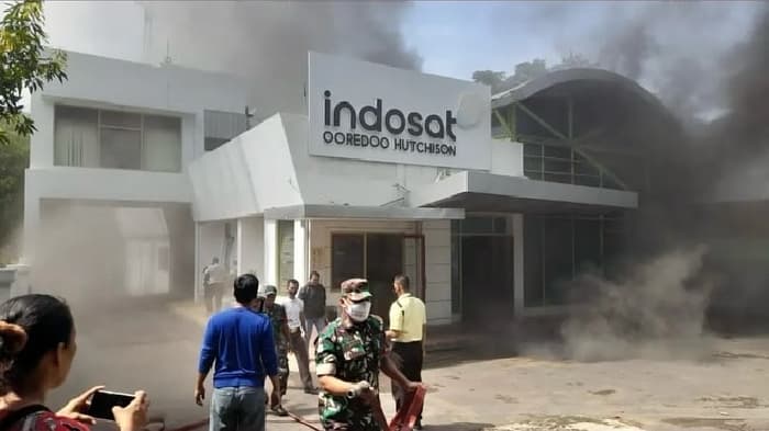 Gedung Indosat Semarang Kebakaran, Sinyal Internet Mendadak Hilang