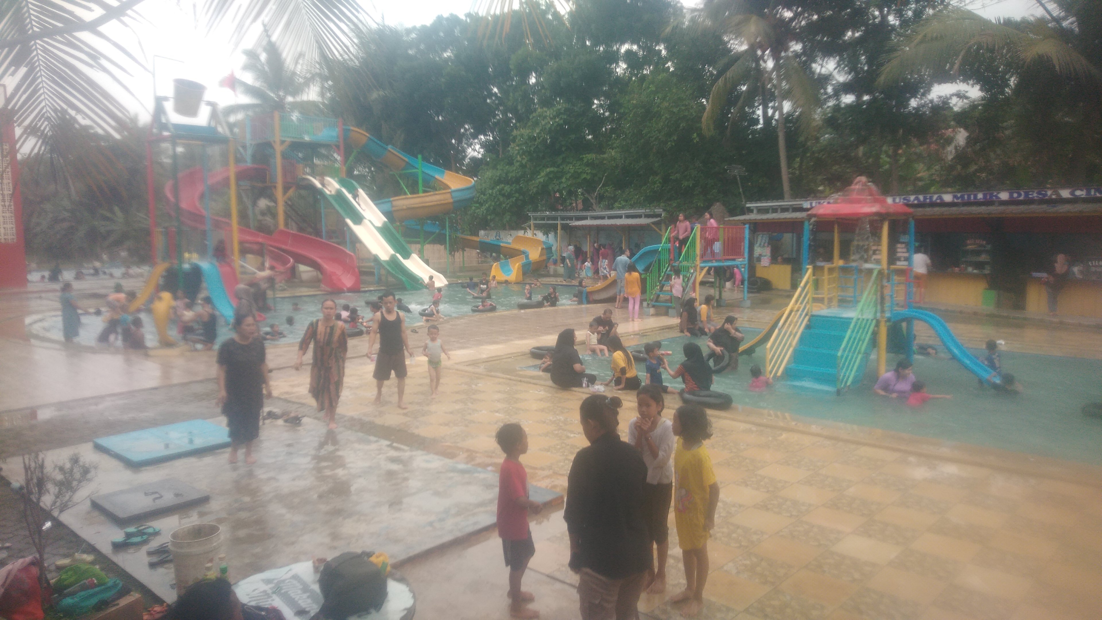 Jauh dari Pantai, Libur Nataru Wisata Waterboom Mini Cimenteng Jaya Diserbu Pengunjung