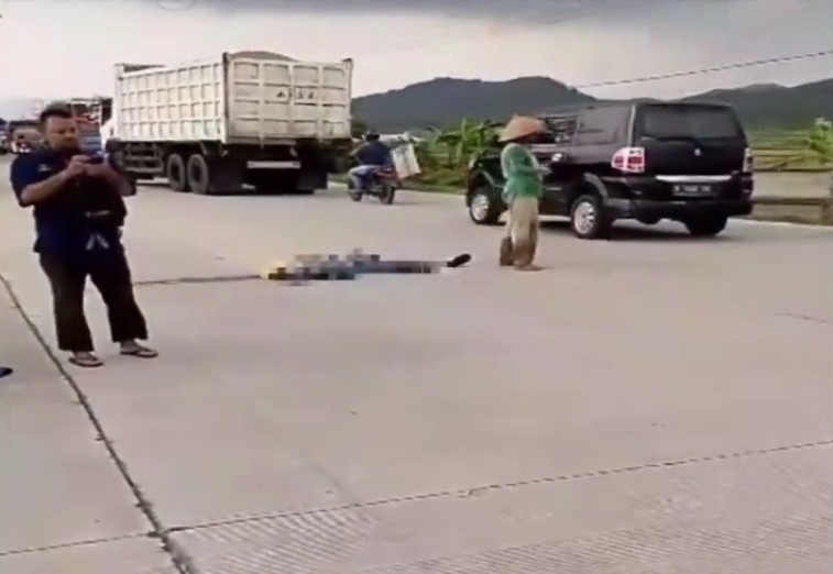 Baliho Caleg Roboh Timpa Siswi SMA, Satu Meninggal Dunia, Satu Luka Parah