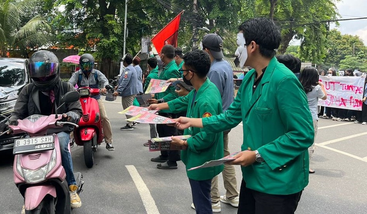 Mahasiswa Sebar 4 juta Selebaran di 35 Provinsi Berisi Penolakan Politik Dinasti Dan Pemimpin Pelanggar HAM.