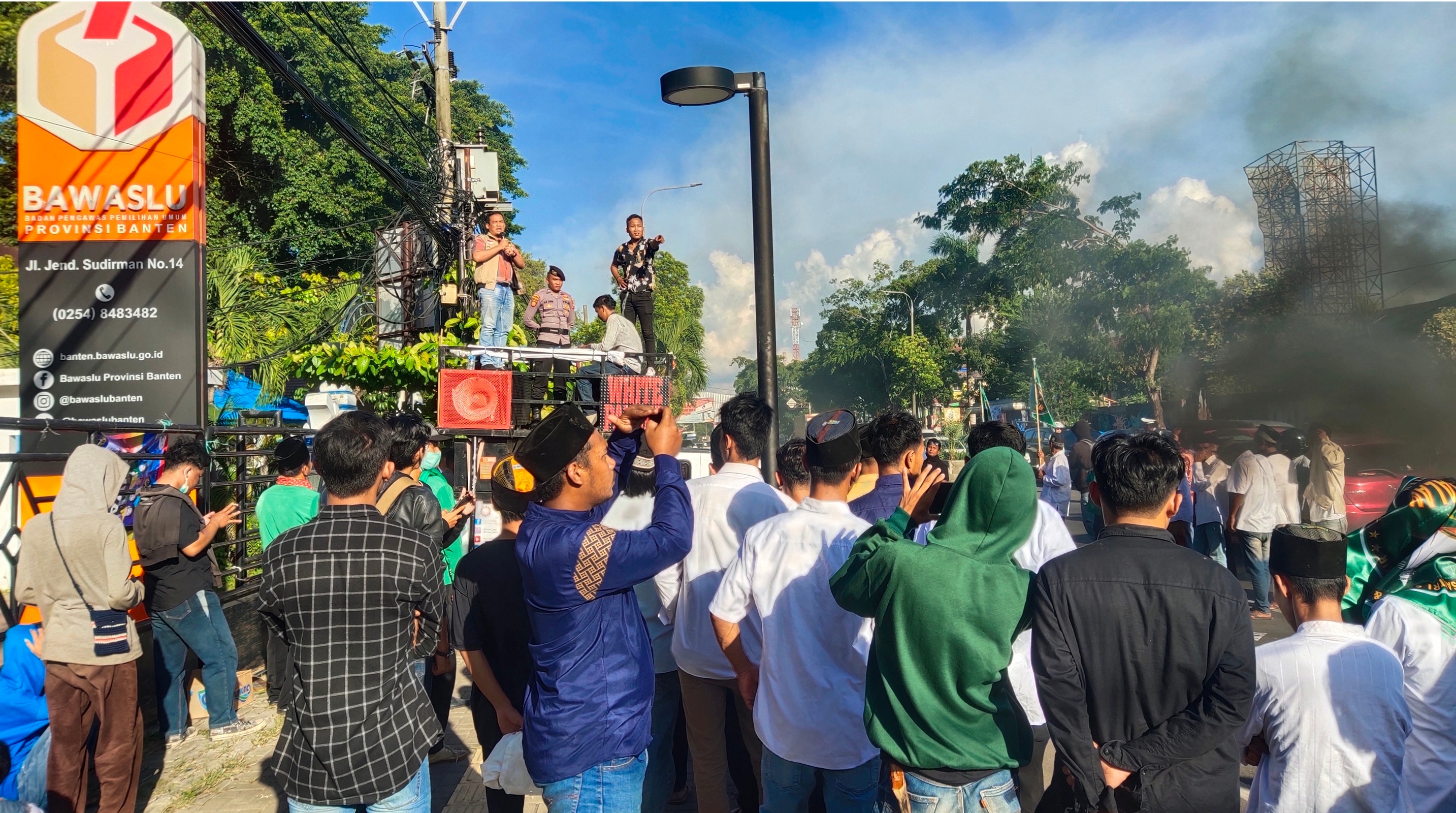 Respon Statment RB, Masyarakat dan Mahasiswa Desak Bawaslu dan Polisi Jagan Meleng