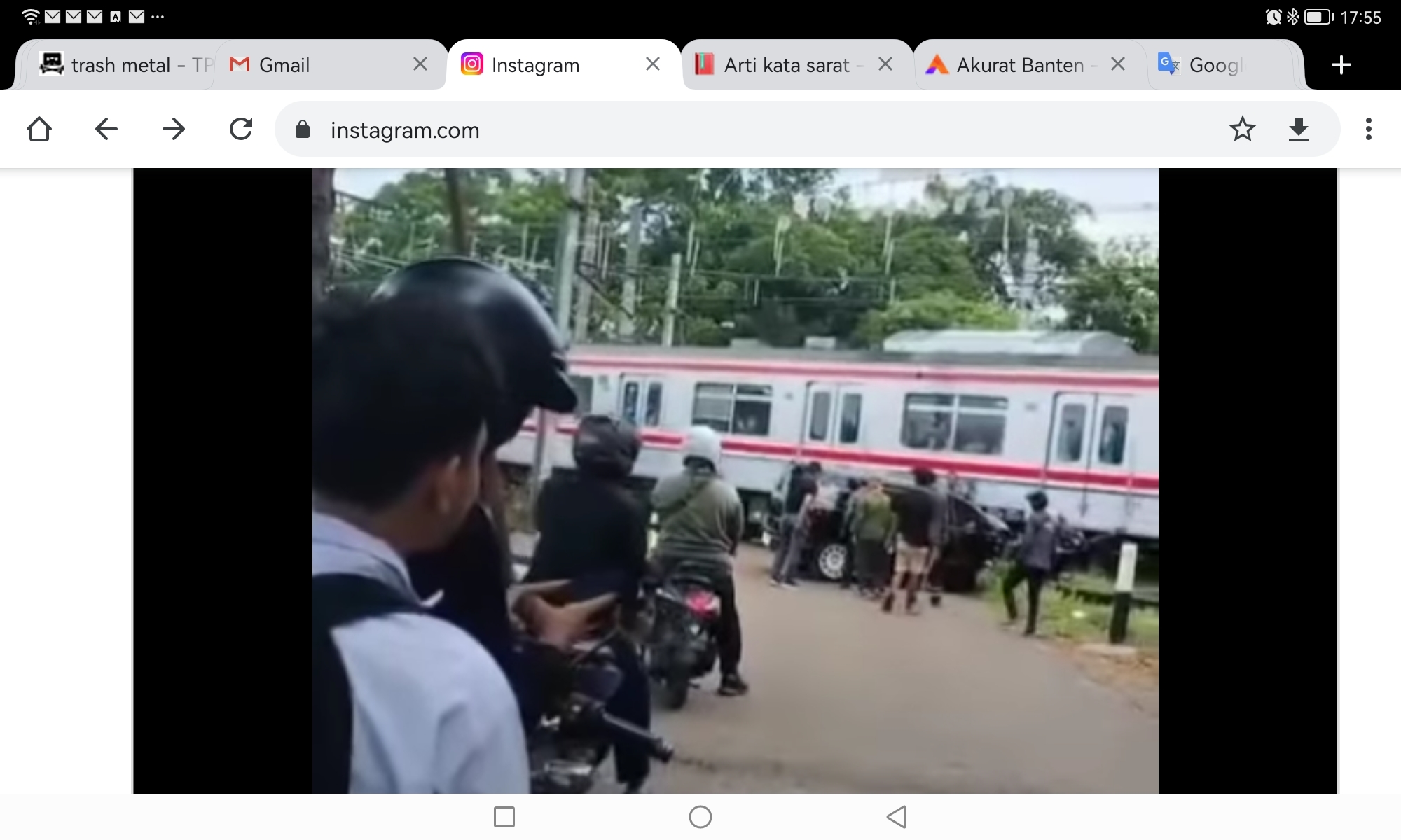 Kereta Api Sambar Mobil di Makam Tanah Kusir, Lalu Lintas Padat