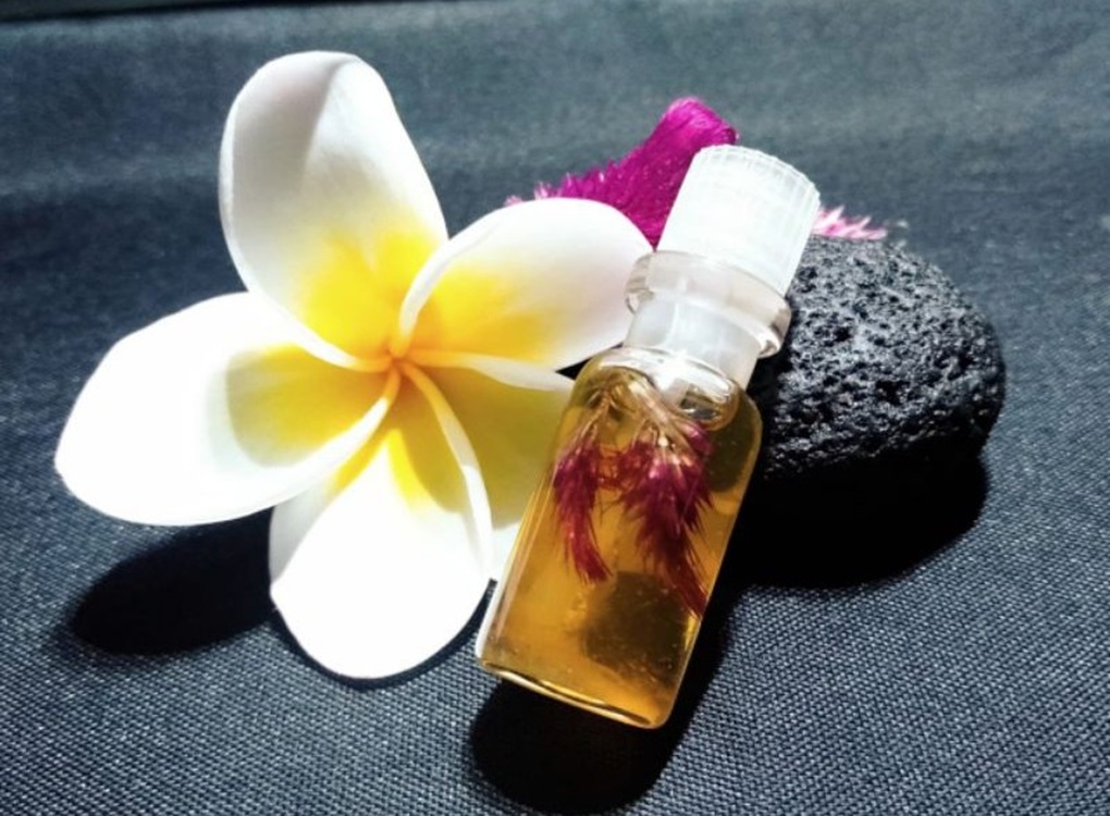 Minyak Pelet Paling Mujarab Senggeger Lombok, Ritualnya Wajib Berwudhu Dan Membaca Ayat Alquan