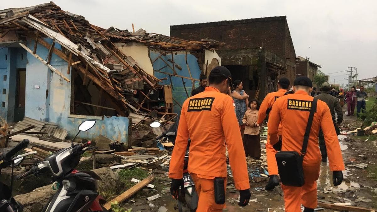 Kondisi Terkini Korban Terjangan Angin Puting Beliung Bandung Dan Sumedang