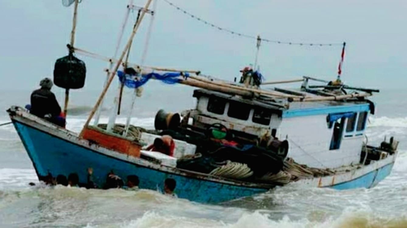 Drama Pulau Tinjil, 2 ABK Hilang Usai Kapal Pencari Ikan Kecelakaan