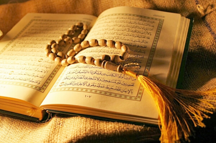 3 Amalan Nuzulul Quran di Bulan Ramadhan 2024, Ciptakan Bahagia di Dunia dan Akhirat!