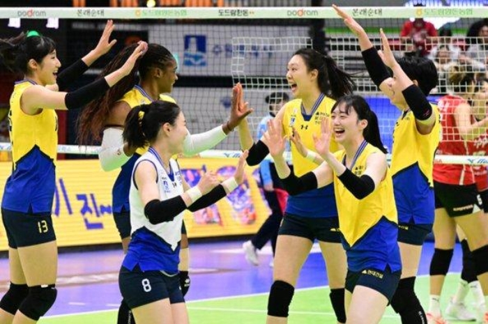 Hasil Final Liga Voli Korea Match 1: Hyundai Hillstate Taklukan Pink Spiders 3-2