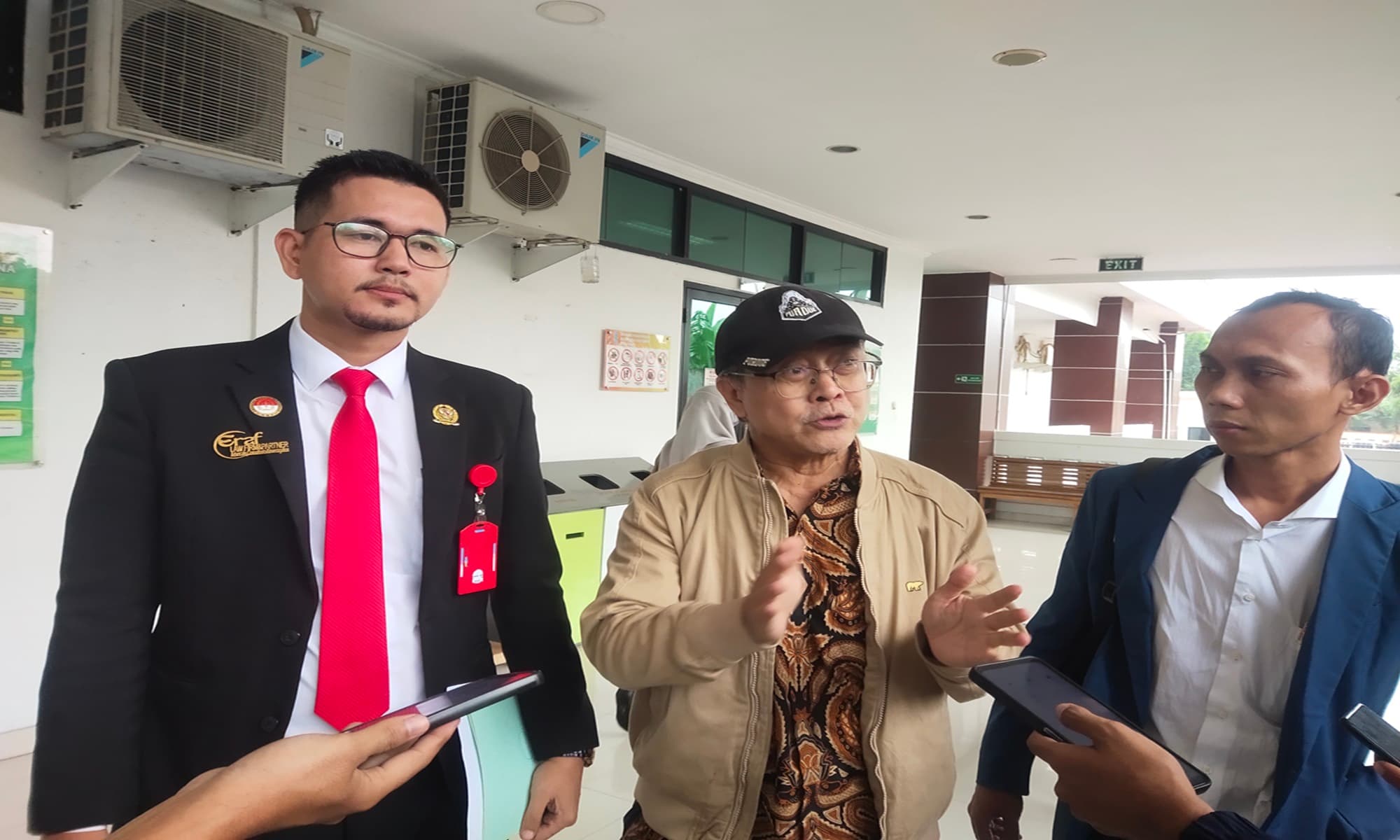 Analisis Sidang Perdata: Persoalan Surat Wasiat dan Pembubaran CV dalam Sengketa Lahan Durian Jatuhan Haji Arif