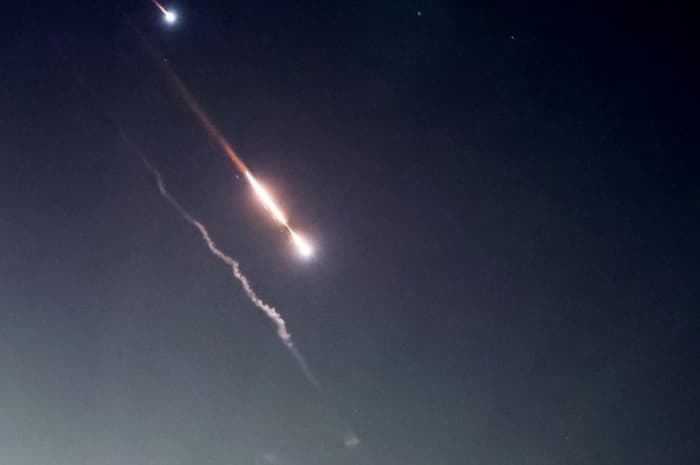 Breaking News! Israel Serang Iran, Ledakan Terjadi di Kota Isfahan