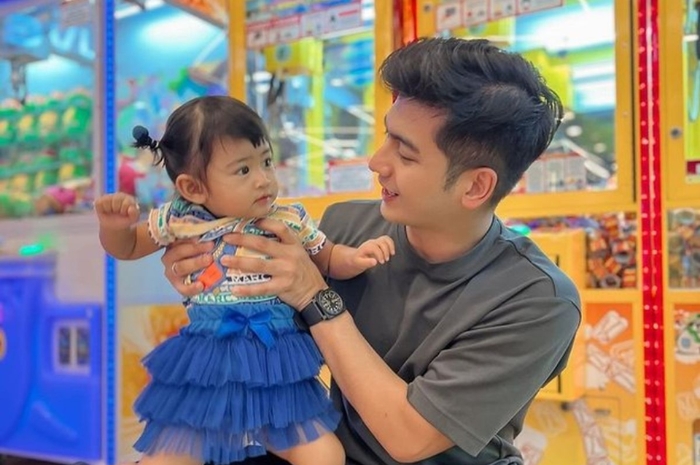 Resmi Cerai dengan Ria Ricis, Teuku Ryan Tulis Pesan Menyentuh untuk Moana