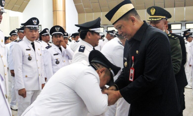 Pj Bupati Andi Ony Tunda Kukuhkan Perpanjangan Jabatan 2 Kades, Ternyata Ini Alasannya!