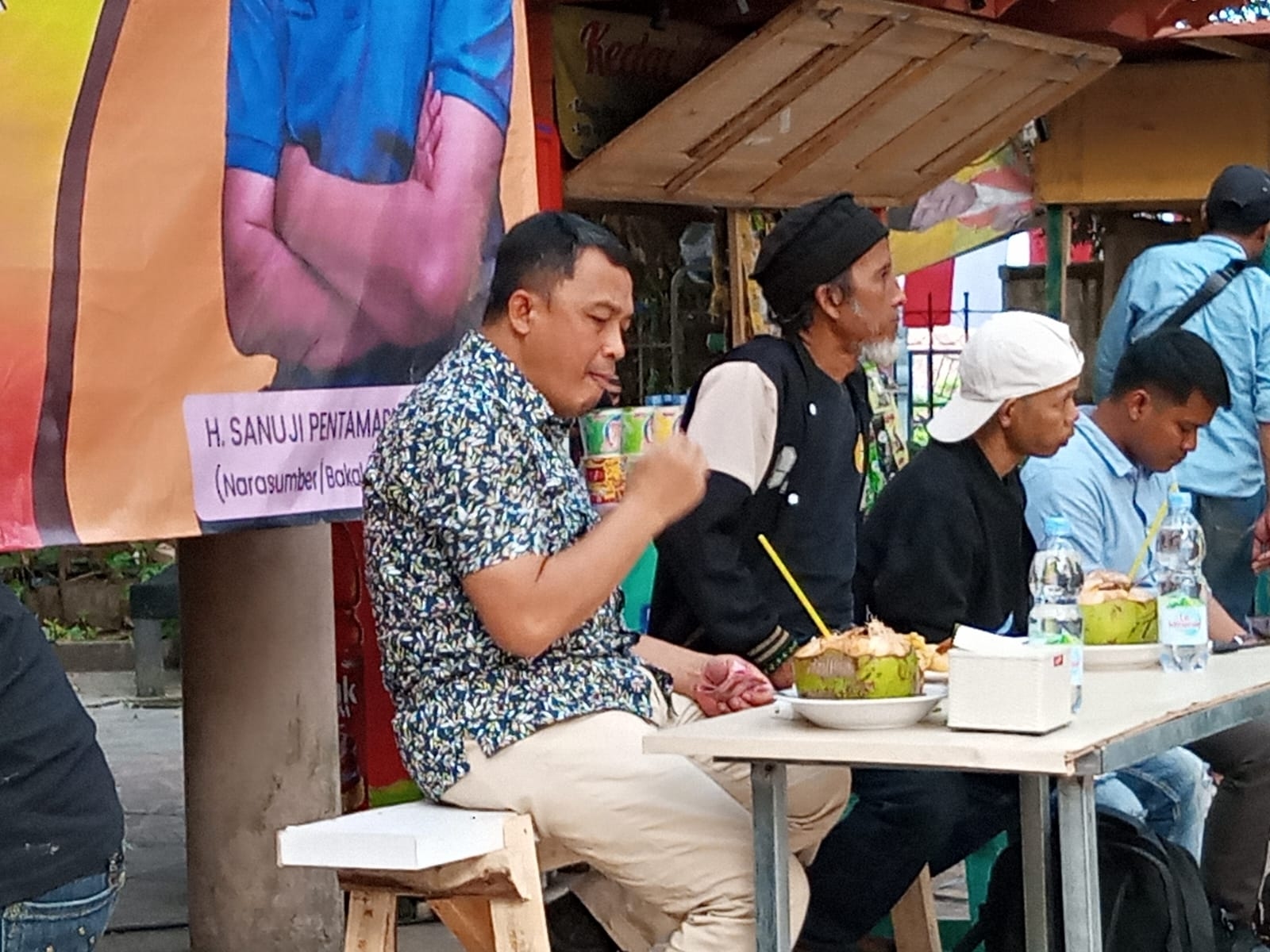 Bicara Perubahan untuk Kemajuan Lebak, Di Acara, "Ngopi Sore" Bareng Sanuji Balonbup Lebak