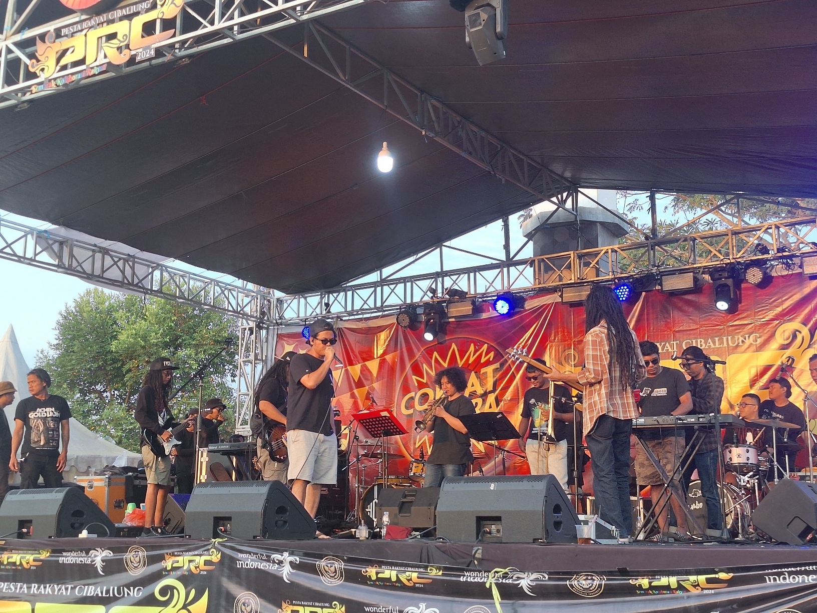 Momonon Band Gelar Konser Gratis, Meriahkan Acara Pesta Rakyat Cibaliung