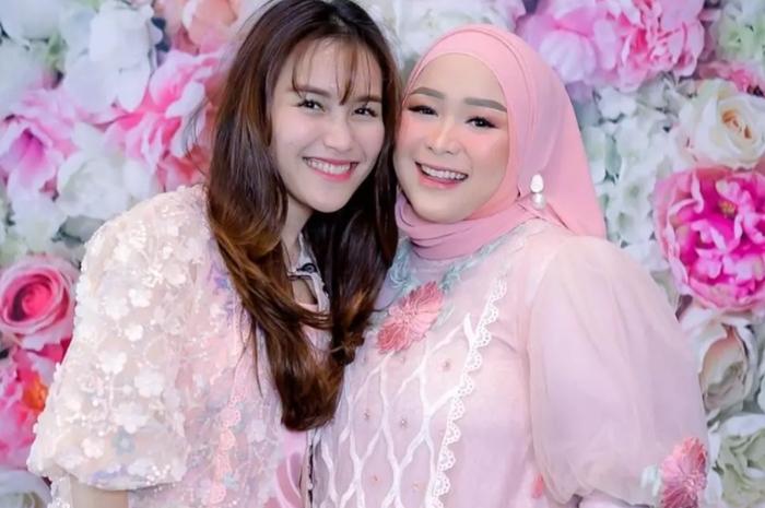 Tuliskan Pesan Haru Usai Kepergian Sang Ponakan, Ayu Ting Ting: Semoga Kepergianmu jadi Tabungan di Surga