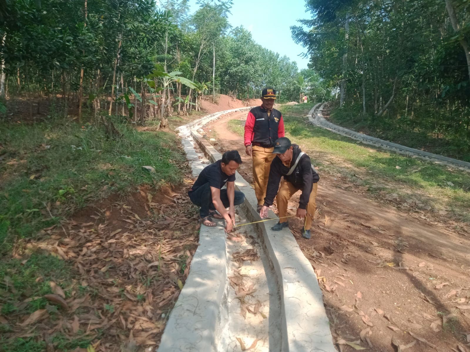 Pemdes Harjawana Prioritaskan Drainase, Tumpahan Air Tidak Ke Badan Jalan