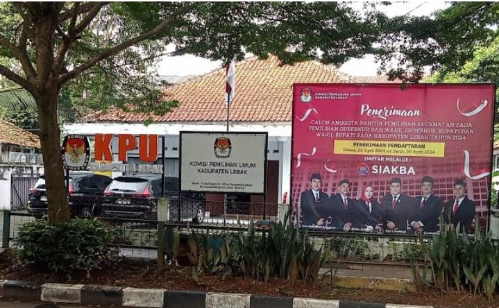 KPU Lebak Menghindar Dari Kejaran Media Terkait Transparansi Penggunaan Anggaran, Pihaknya Meminta Jurnalis Wajib Bersurat!
