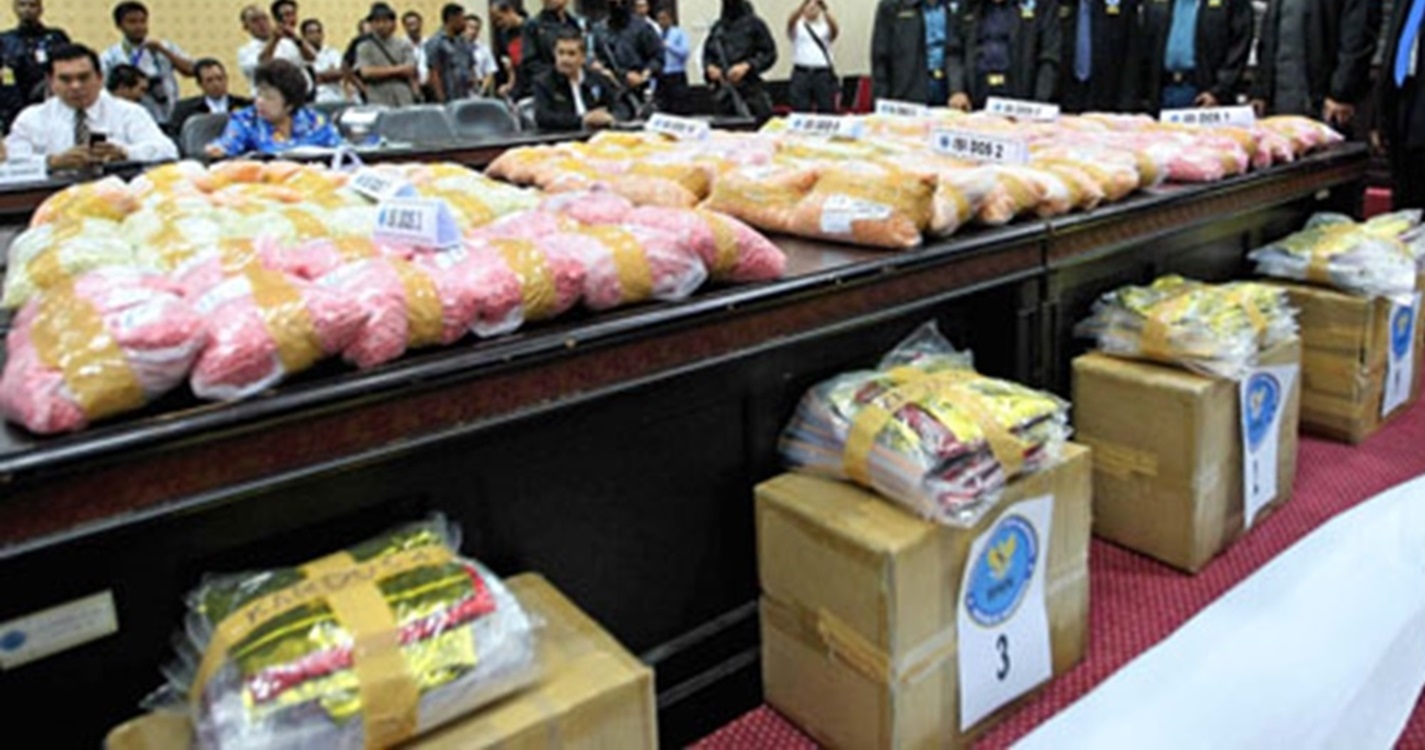 Grebek Pabrik Ekstasi di Kota Serang, BNN Amankan 2 Ton Ekstasi Siap Edar dan Berhasil Tangkap Bos Pabrik serta 10 Orang Tersangka Lainnya