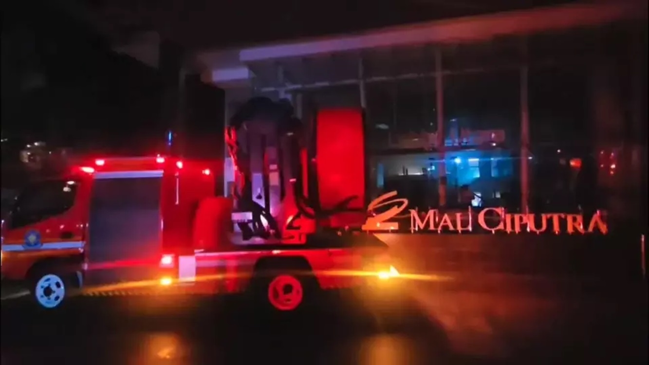 Si Jago Merah Melahap Habis Lantai 5 dan 6 Mal Ciputra, Hanguskan Kafe dan Toko Buku