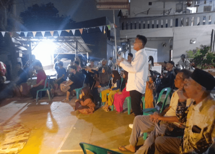 Keseruan Nobar Faldo Maldini Bersama Warga Kampung Gunung Cipondoh Tangerang