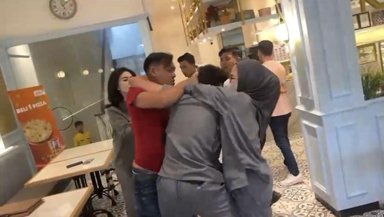 Pria Viral Berkaus Merah, Pelaku Penganiayaan Mahasiswa Koas, Kini Ditetapkan Tersangka