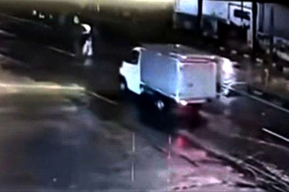 Viral, Bak Gaya Stuntman Sopir Mobil Box Berhasil Bantu Gagalkan Begal Ojek Online