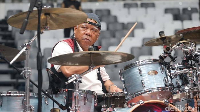 Keseruan Basuki Hadimuljono Tampil Perdana dengan Ciri Khasnya di Podcst Mahfud MD Official