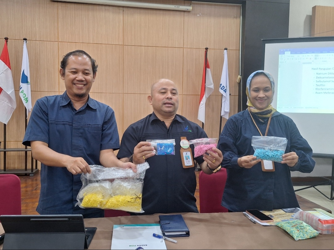 BBPOM Serang Temukan Obat Stelan Tanpa Kemasan di Apotek Cilegon