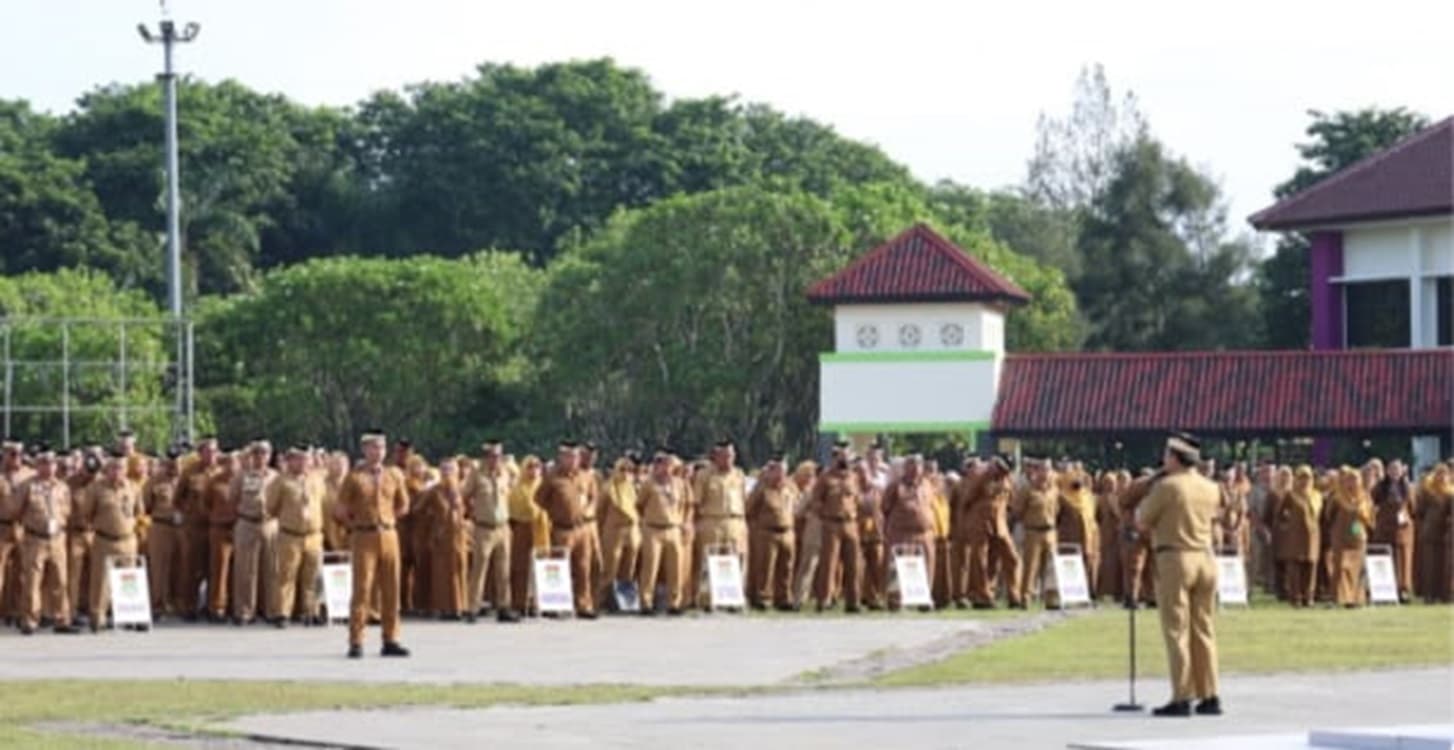 Pimpin Apel Pagi, Sekda Beri Motivasi Minta ASN Disiplin Lebih Baik, Songsong Tahun 2025
