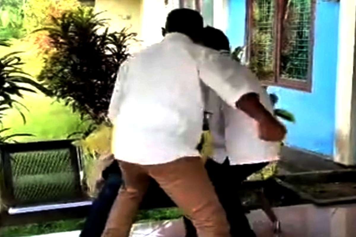 Kadis Perindag Halmahera Barat Bermental Preman, Aniaya Warga Yang Datang Demo Kelangkaan Minyak, Ini Kronologinya