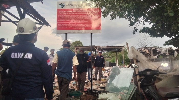 Usai Lakukan Sidak, KLH Segel TPS Ilegal di Pamulang Tangsel